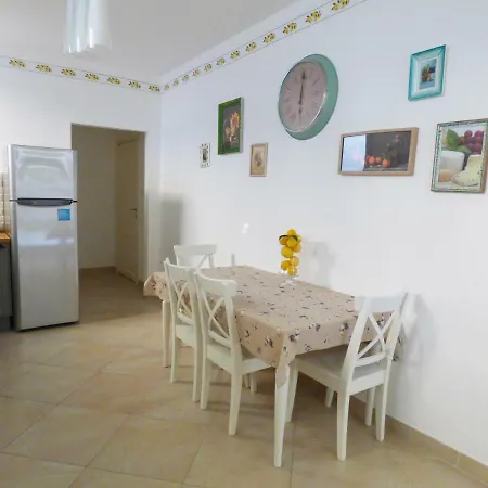 Della Rose Holiday home *