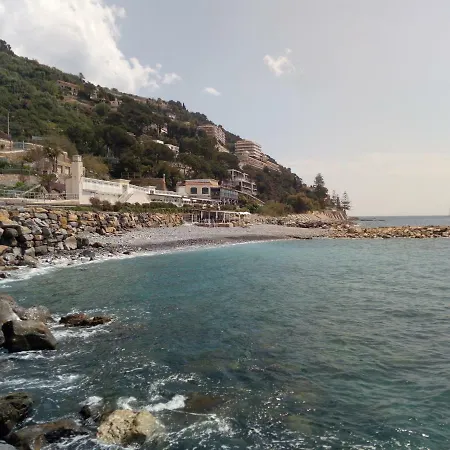 Della Rose Ospedaletti